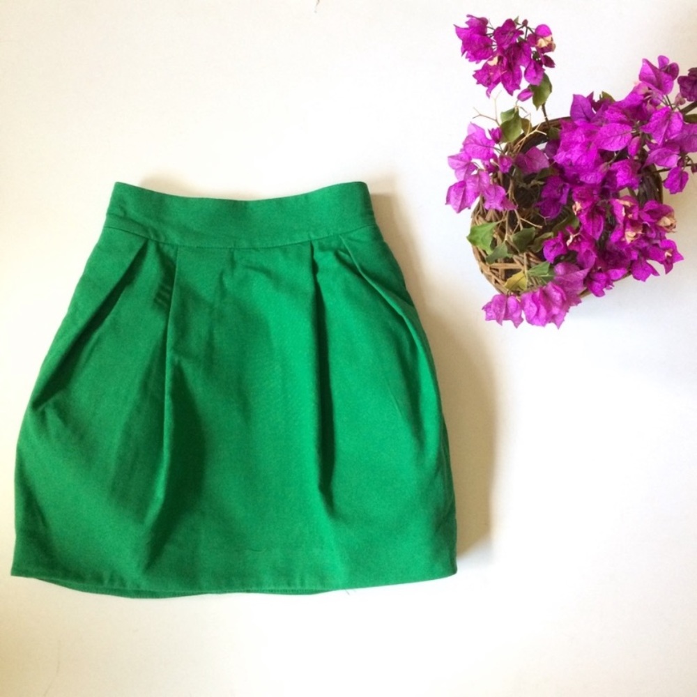 1970s style mod skirt 💚